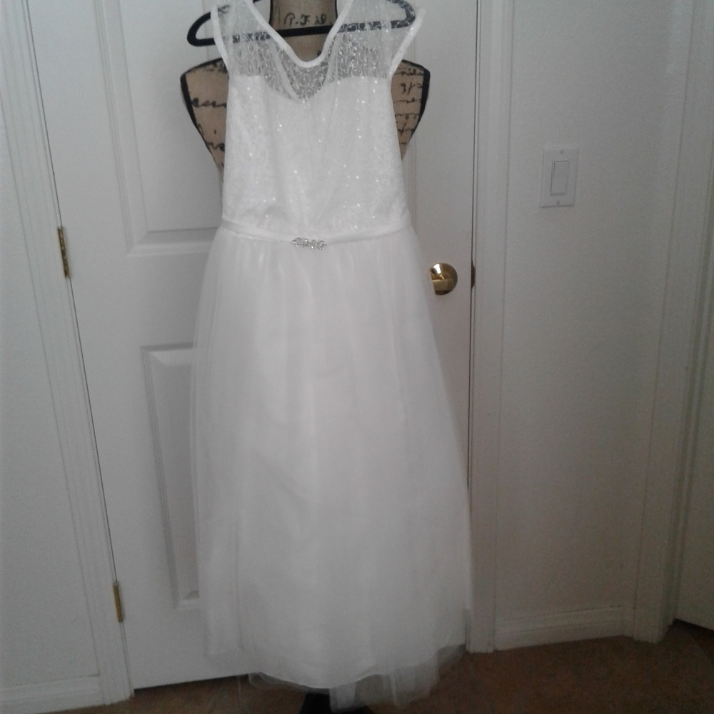 Pretty flower girl dress